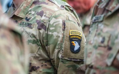 What distinguishes the new uniform from the Army’s previous uniform?