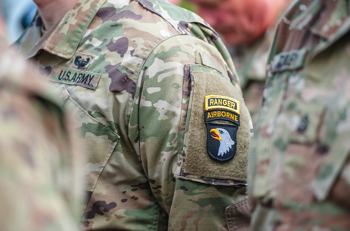 What distinguishes the new uniform from the Army’s previous uniform?